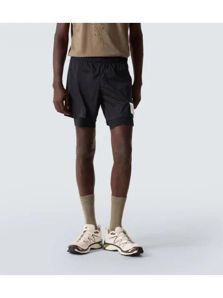 Pantaloni scurți de sport Satisfy negru