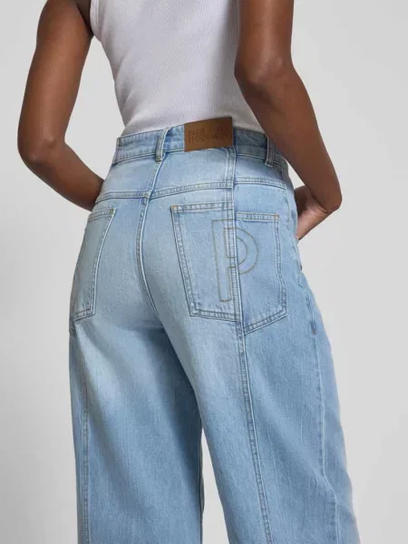 Jeansy o kroju relaxed fit z przetarciami Baum & Pferdgarten