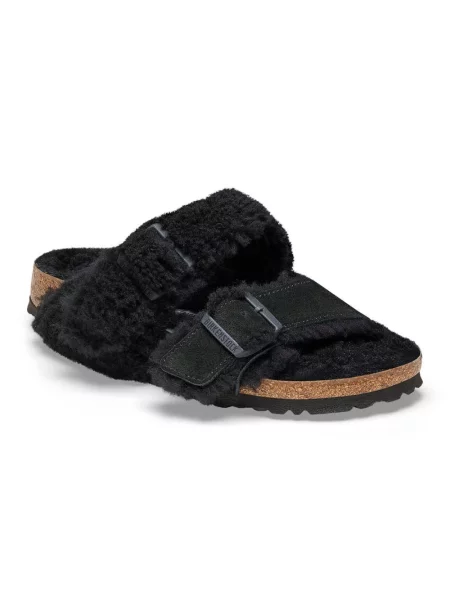 Klapki Birkenstock zamszowe typu teddy czarne