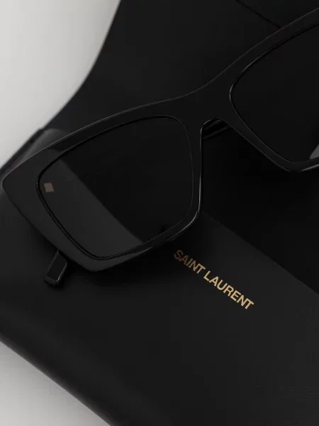Saint Laurent napszemüveg női fekete