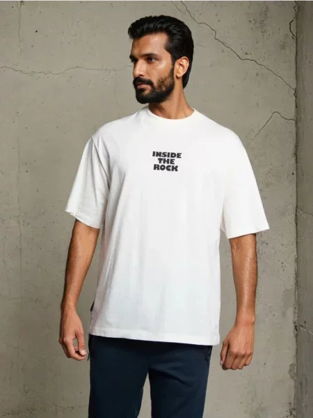 Sinsay Koszulka z nadrukiem na plecach kremowy