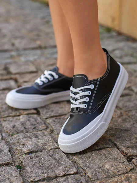 Sneakerși Resti negru