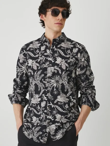 Риза Medicine мъжка с кройка по тялото с класическа яка черно