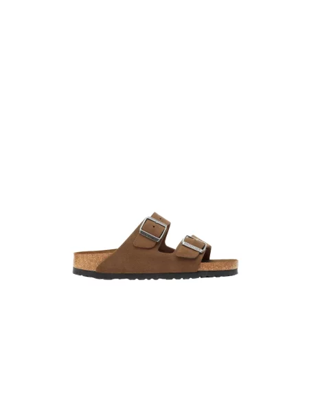 Klapki Birkenstock zamszowe bez obcasa brązowe