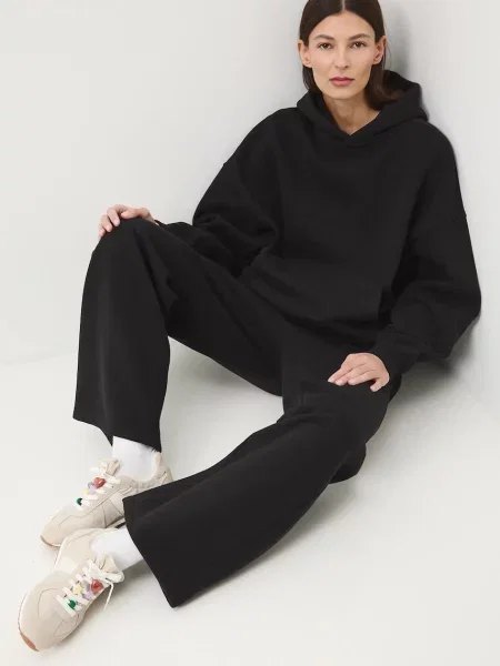 Pulover Medicine črna