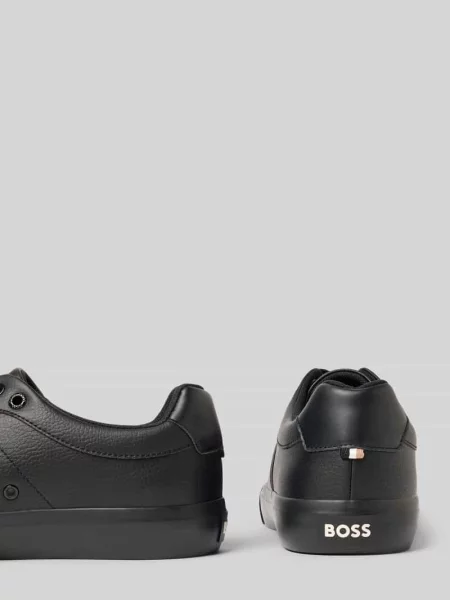 Niskie sneakersy z perforacją model AIDEN_TENN_GRLTP' Boss czarne