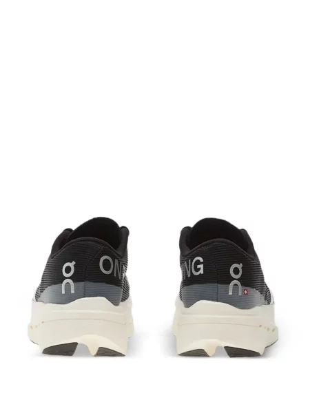 Sneaker On fekete