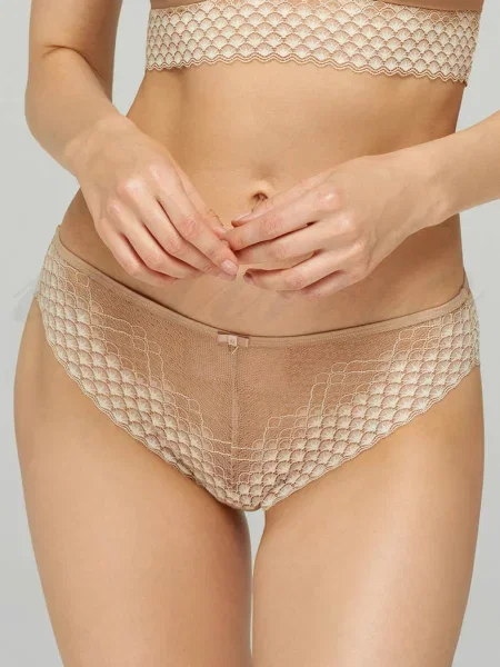 Трусики бразилиана бежеві