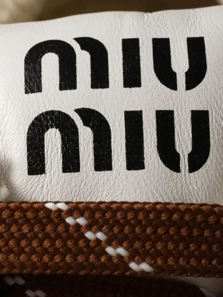 Sneakerși Miu Miu din piele de căprioară maro