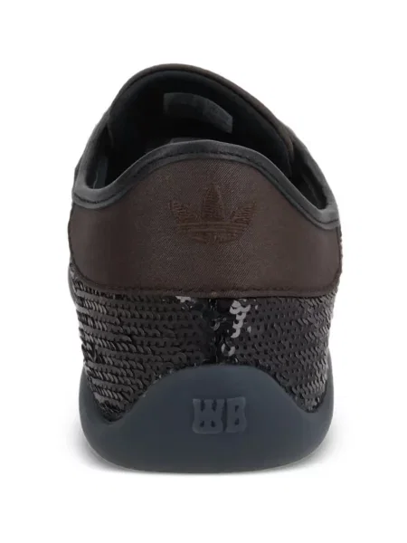 Pantaloni Adidas cu imagine cu model leopard maro