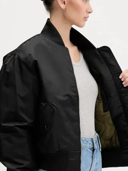 Tommy Jeans Яке бомбър черно