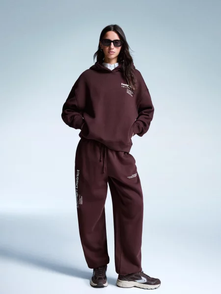 Bershka Spodnie Jogger Z Nadrukiem Kobieta M bordowy