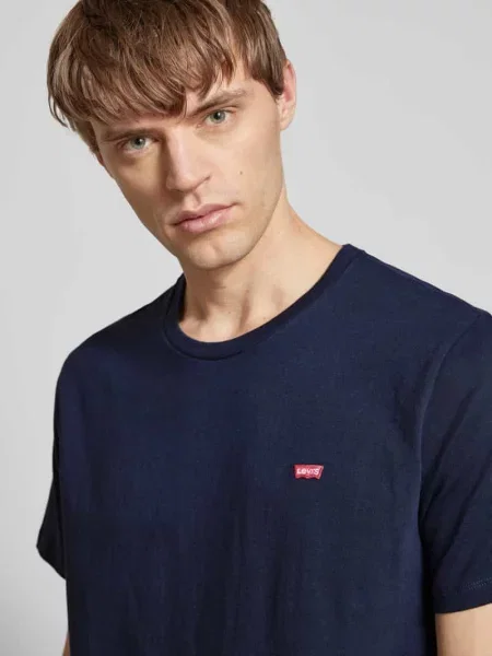 T-shirt z wyhaftowanym logo Levi's niebieska