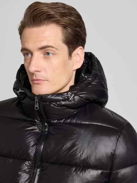 Kurtka w stylu puffer z zamkiem błyskawicznym i wpuszczanymi Mcneal czarna