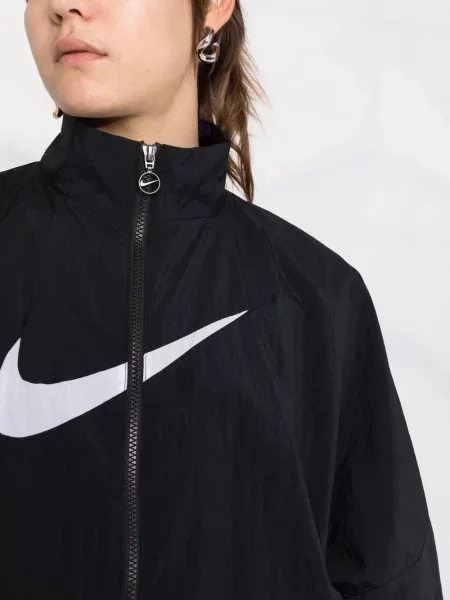 Bunda Nike s paisley potiskem černá