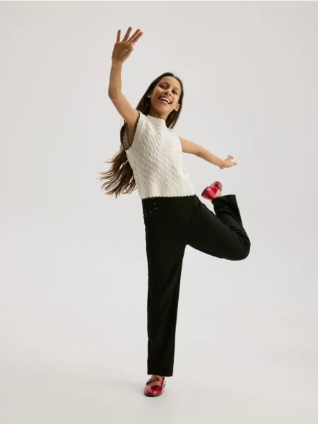 Reserved Dzianinowa kamizelka z domieszką wełny złamana biel