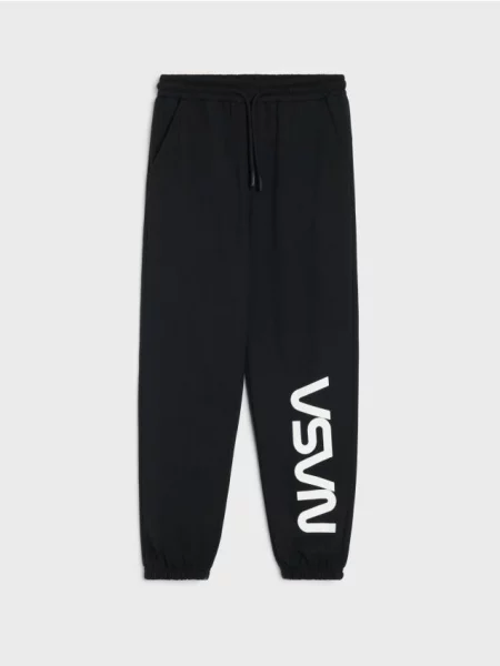 Sinsay Tepláky loose s bavlnou NASA černá