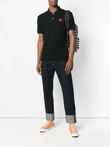 Polo marškinėliai Comme Des Garçons Play su širdelėmis juoda
