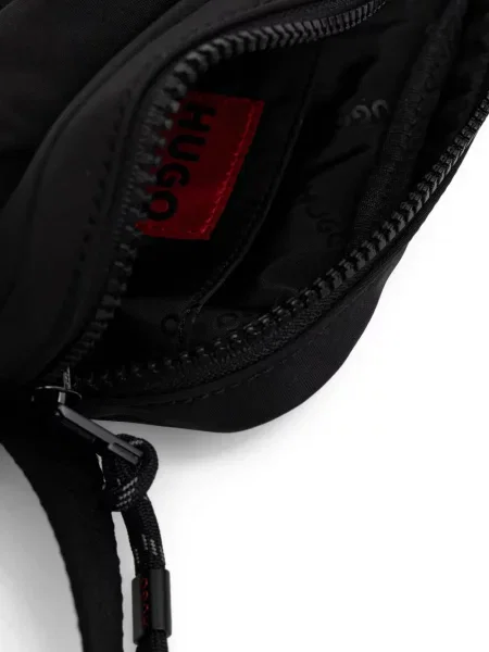 Crossbody taška Hugo s potiskem s přezkou černá
