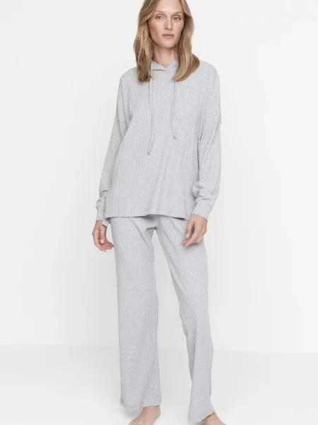 Pleteni sportski komplet Trendyol siva