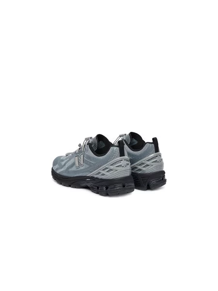 Superge New Balance siva