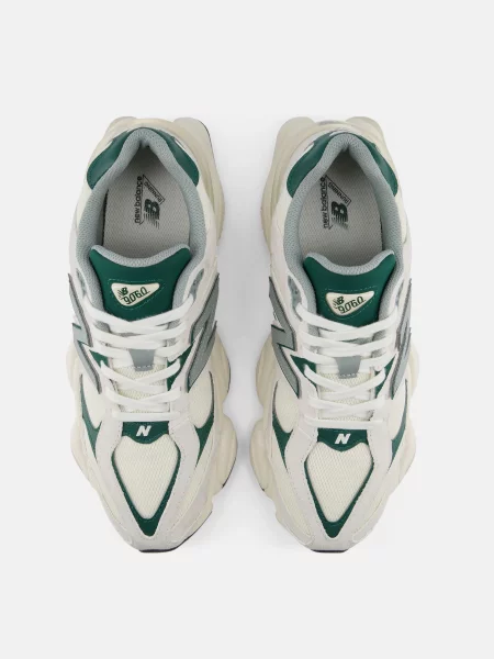 Замшевые повседневные кроссовки New Balance 990 зеленые