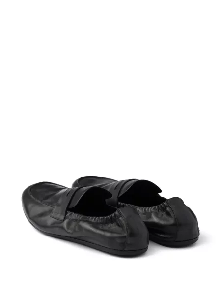 Pantofi loafer Prada din piele negru