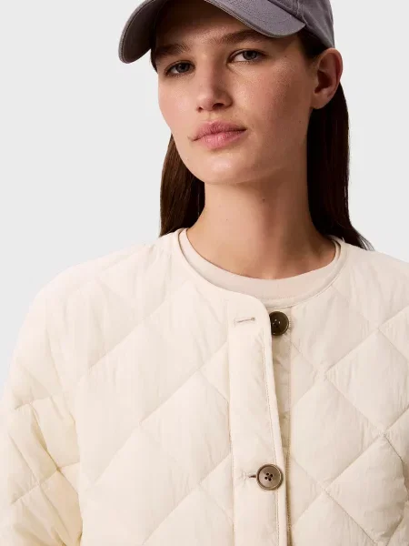 Стьобана куртка Calvin Klein біла