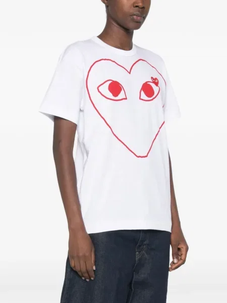 Тениска Comme Des Garçons Play с принт със сърца бяло