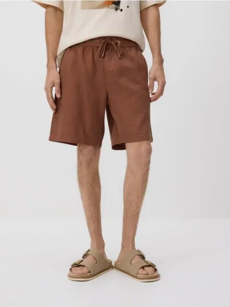 Reserved Pantaloni scurți jogger din maro