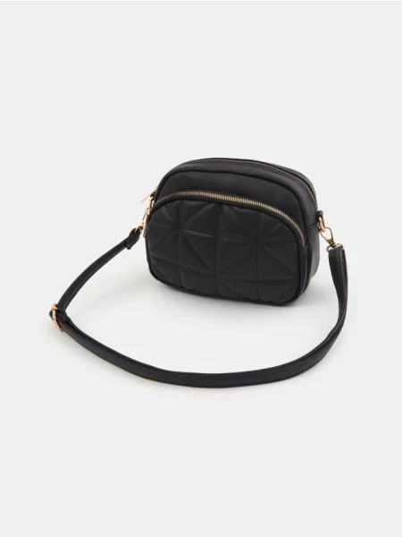 Стьобана сумка на плече з регульованим ремінцем чорний