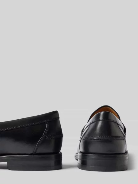 Loafersy z naturalnej skóry bydlęcej model STEVEN' Vagabond czarne