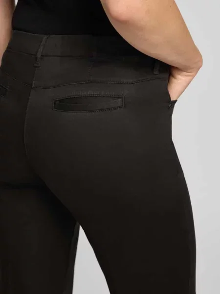 Super krój slim fit Wąskie spodnie z mieszanka lyocellu i bawełny model LORELLA' Raphaela By Brax czarne