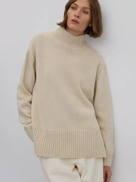 Светр Estro молочний вовна/мохер