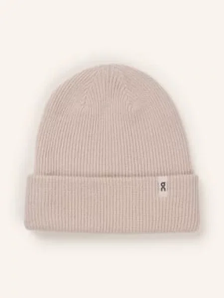 On czapka beanie z wełny merino beżowa