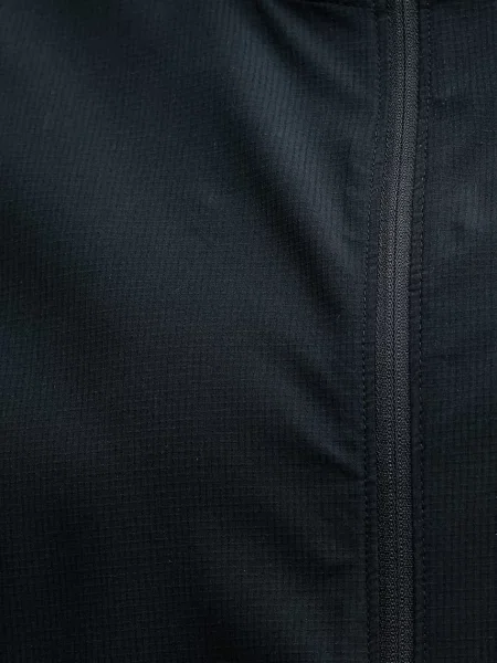 Női futódzseki Under Armour Velociti Pro Storm black/black/metallic silver. Méret: S fekete