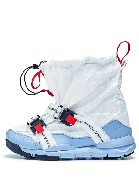 Top Nike alb