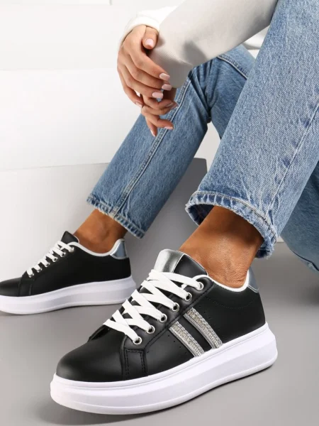 Sznurowane Sneakersy z Imitacji Skóry Ozdobione Paskami z Cyrkoniami Isolinna czarne