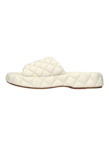 Klapki Bottega Veneta białe