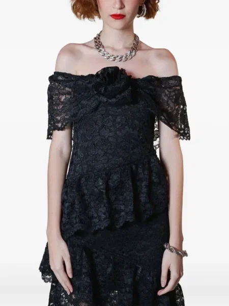 Rochie Lethicia Bronstein cu volane din dantelă de costum negru