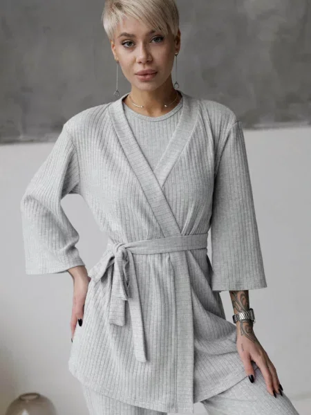Женский короткий халат сірий