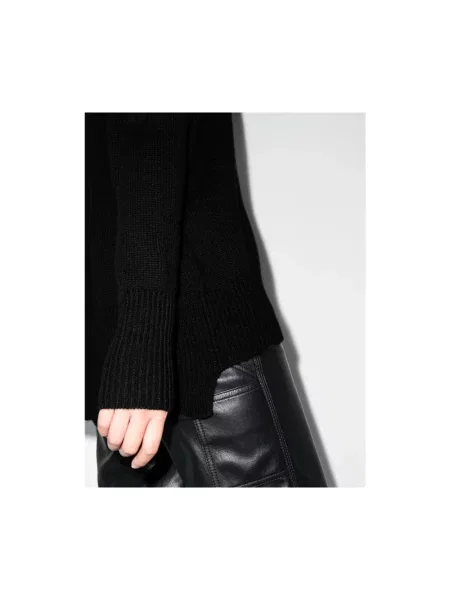 Sweter Lisa Yang z wysokim kołnierzem czarny