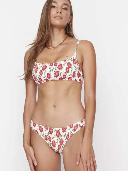 Bikini Trendyol cu model floral cu imagine alb