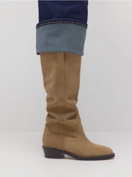 Замшевые сапоги Reserved бежевые