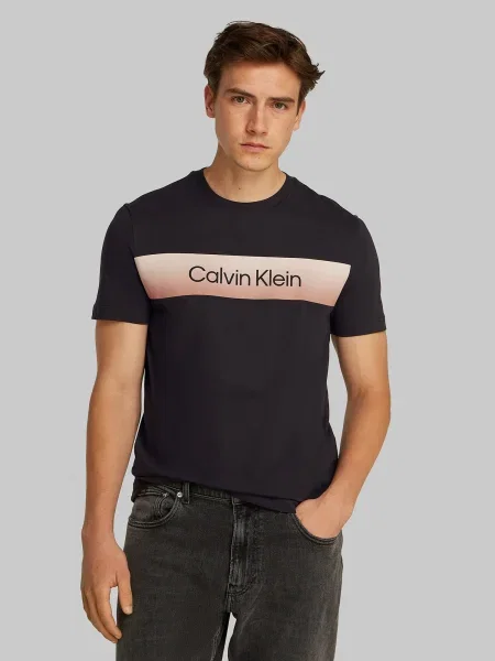 Calvin Klein Marškinėliai Regular Fit juoda