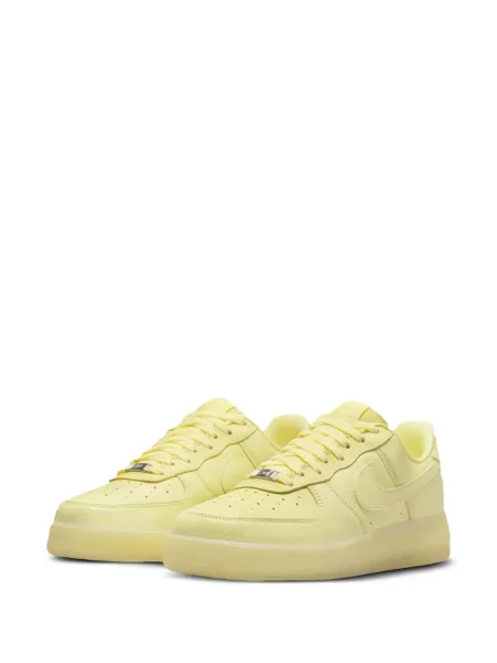 Gatvės stiliaus sportbačiai Nike Air Force 1 balta