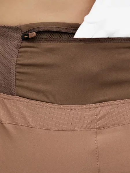 Pantaloni scurți The North Face maro