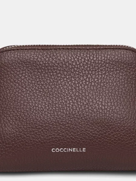 Кожаная косметичка Coccinelle