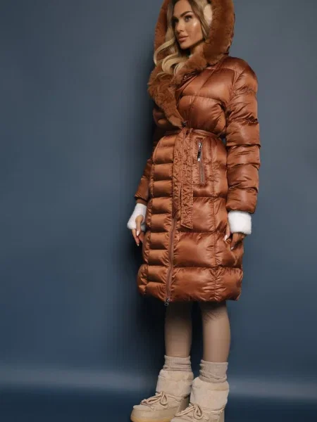 Geacă matlasată lungă până la genunchi cu cordon și blană Vivenda maro