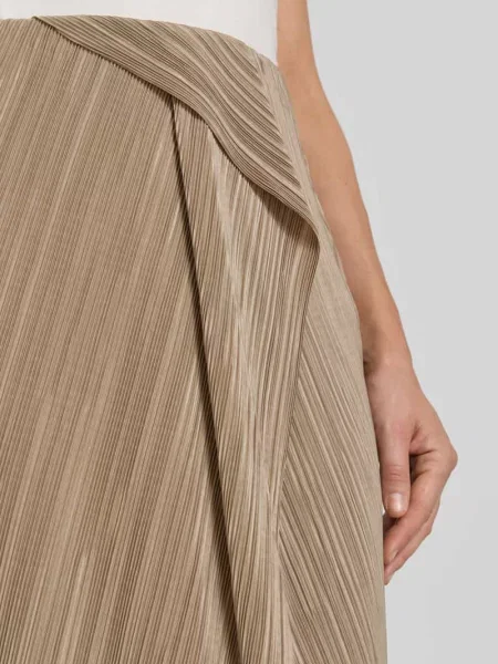 Dopasowana spódnica midi z aplikacją z metką Calvin Klein Womenswear